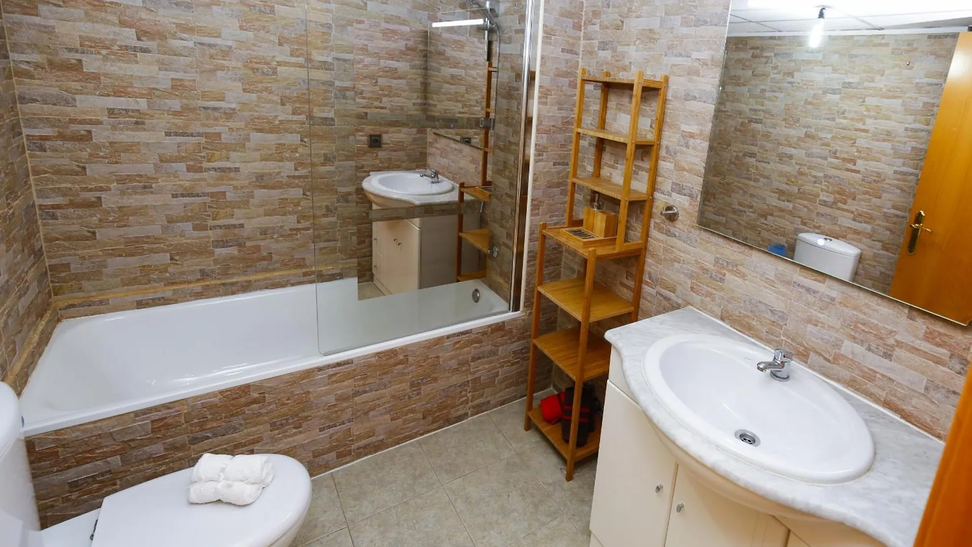 Casa Bruselas Cambrils 0*,