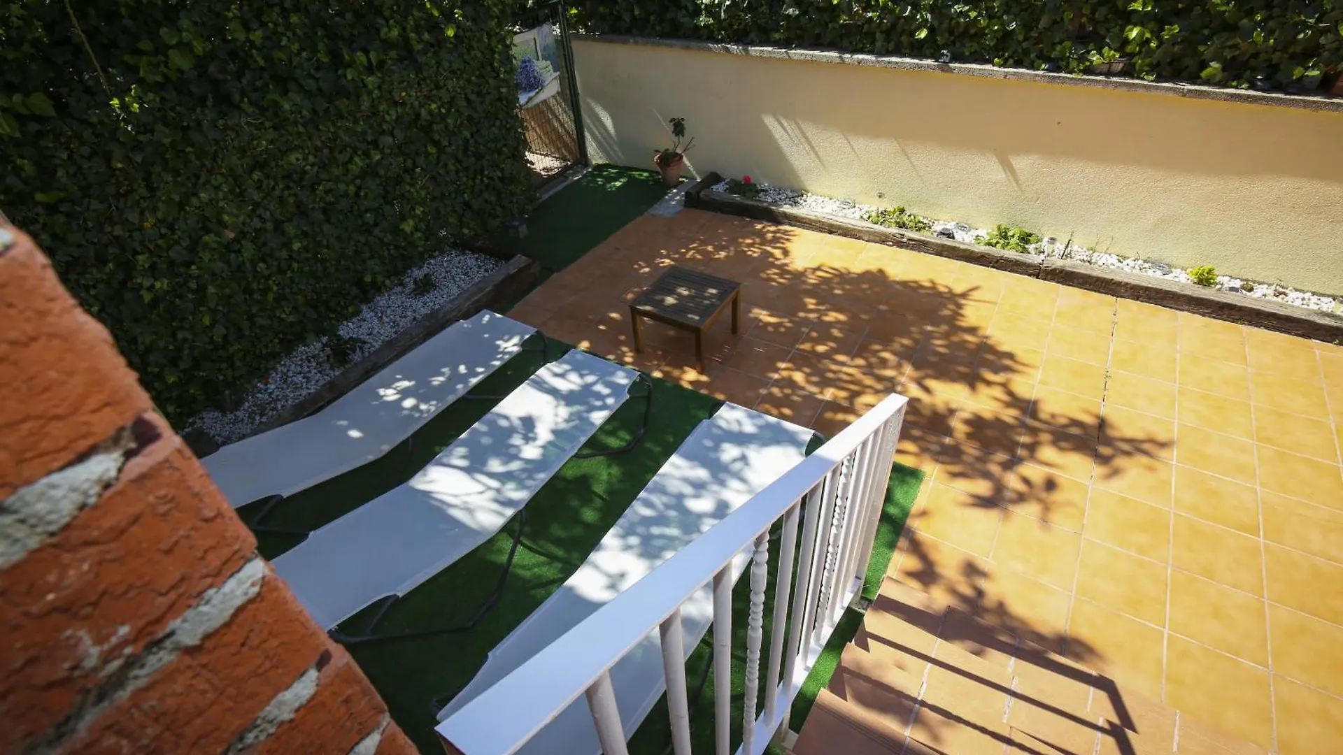 בית נופש קמברילס Casa Bruselas ספרד