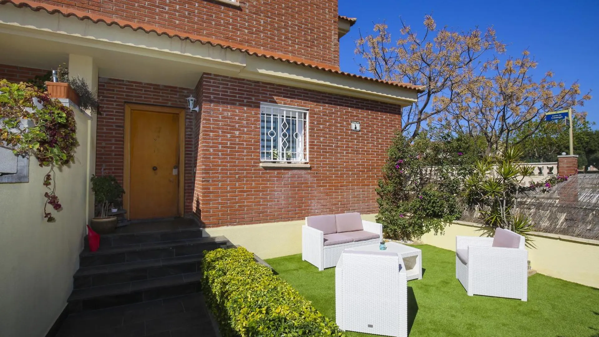 קמברילס Casa Bruselas 0*,