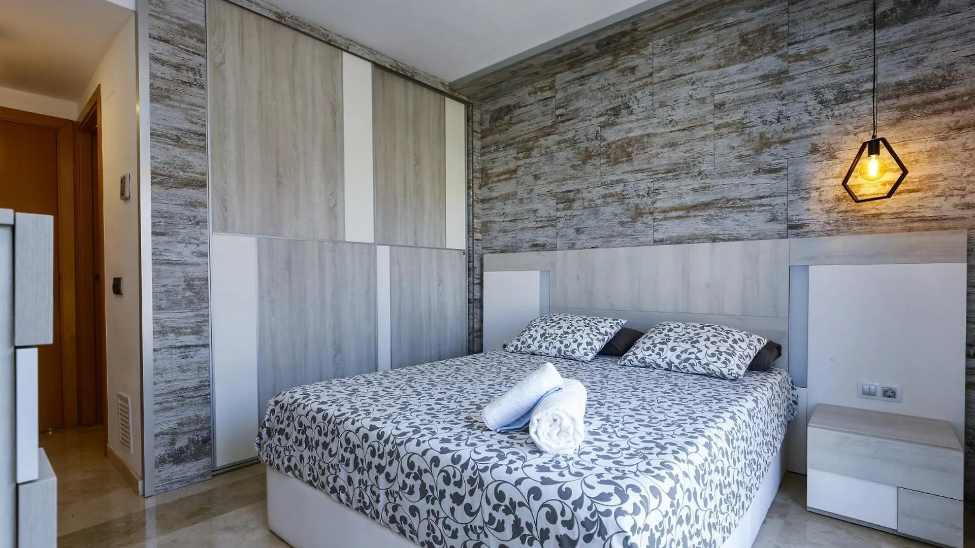 קמברילס Casa Bruselas 0*,
