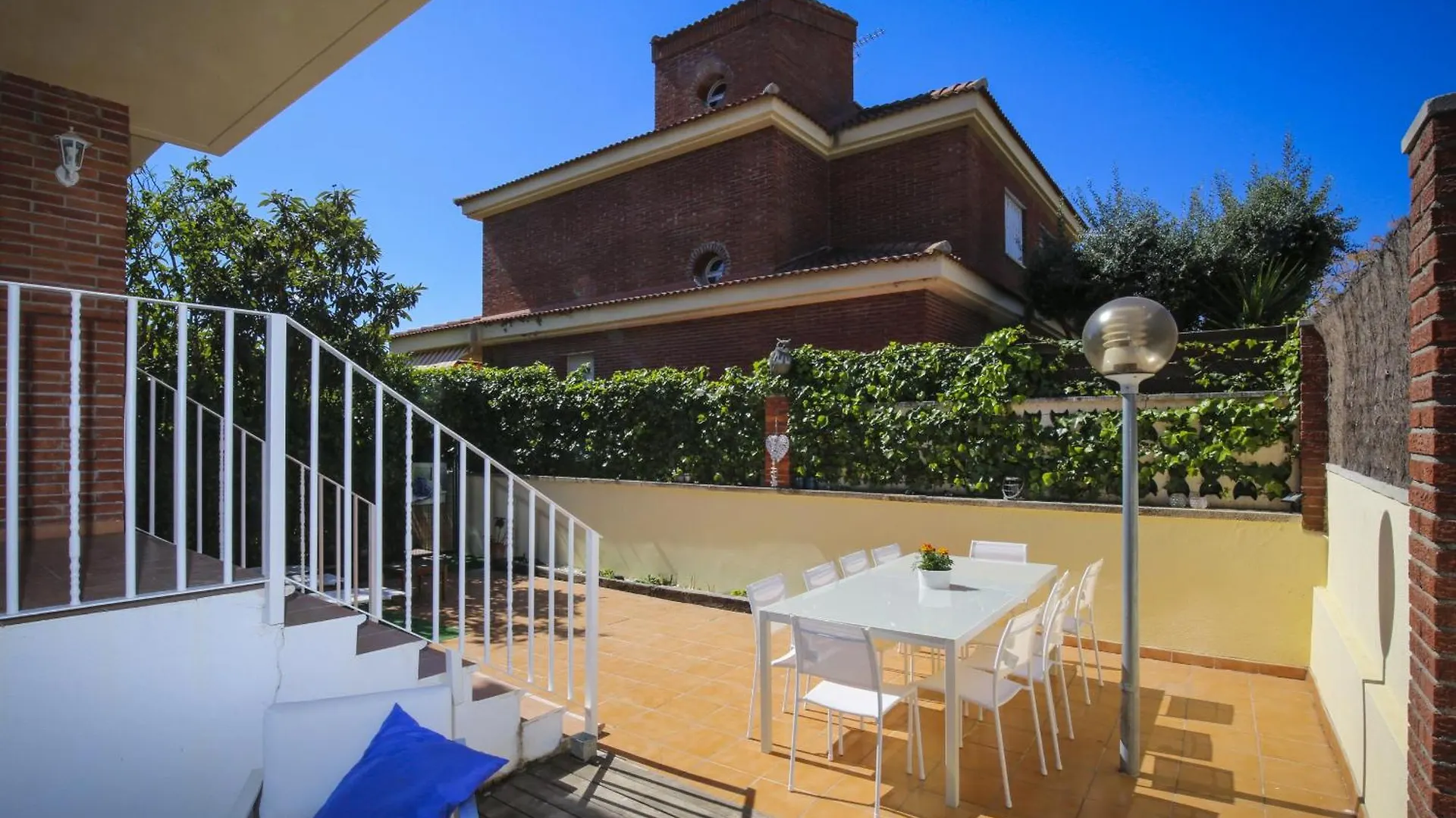 קמברילס Casa Bruselas ספרד