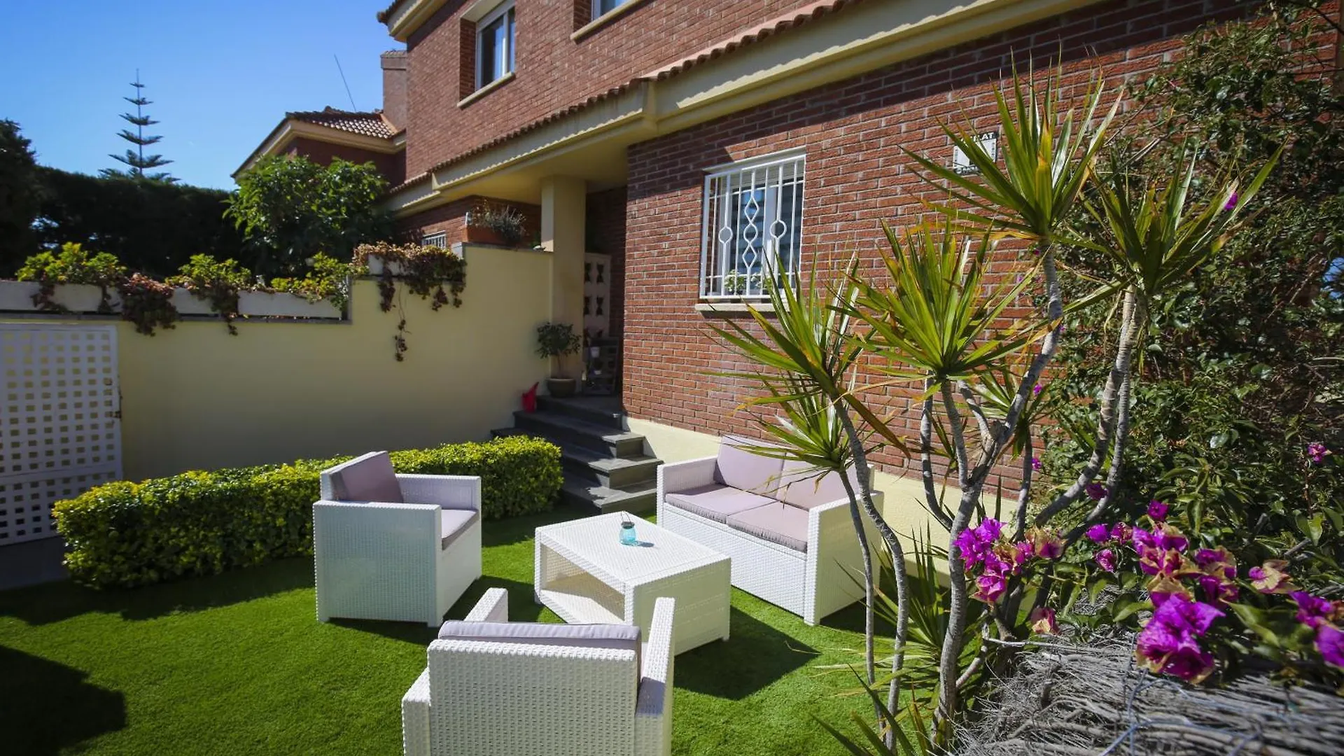 קמברילס Casa Bruselas 0*,
